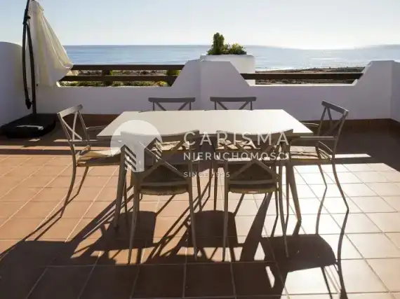 (20) Apartament typu bungalow, gotowe, w pierwszej linii brzegowej z  widokiem na morze!