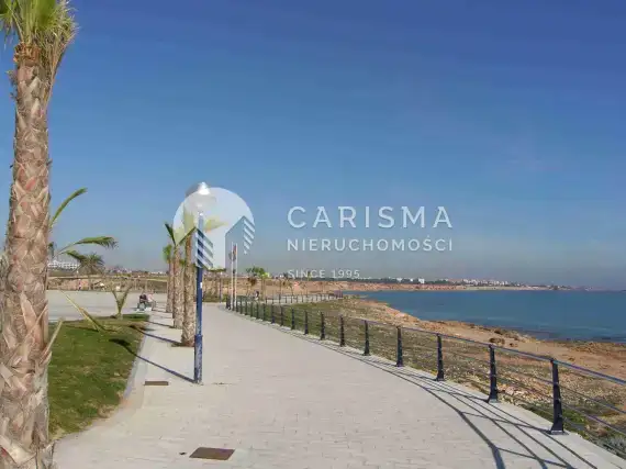 (29) Szeregowiec w dobrej lokalizacji, w Playa Flamenca