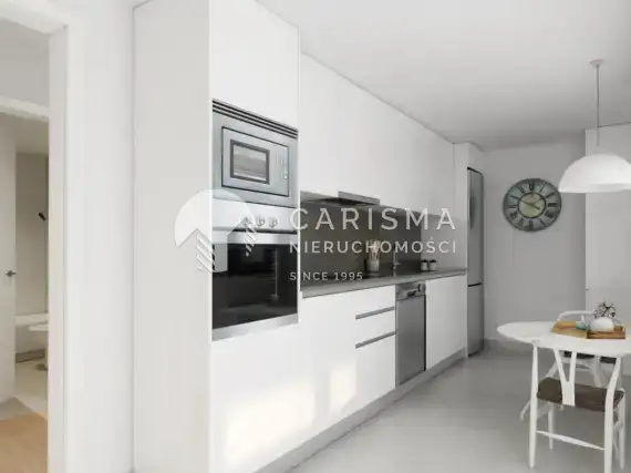 Apartamentowiec w trakcie budowy niedaleko plaży 2