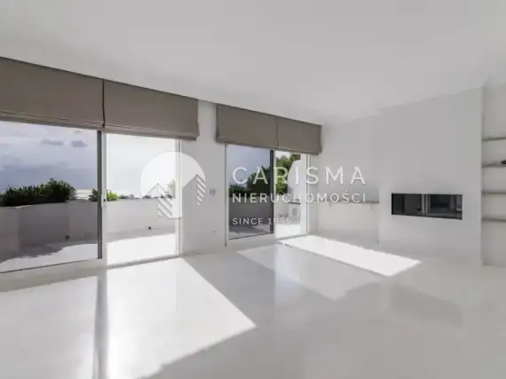(6) Odremontowany duplex z widokiem na morze w Marbella