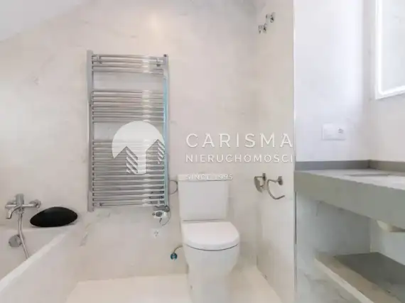(15) Odremontowany duplex z widokiem na morze w Marbella