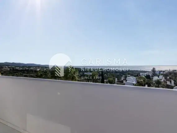 (21) Odremontowany duplex z widokiem na morze w Marbella