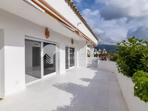 (18) Odremontowany duplex z widokiem na morze w Marbella