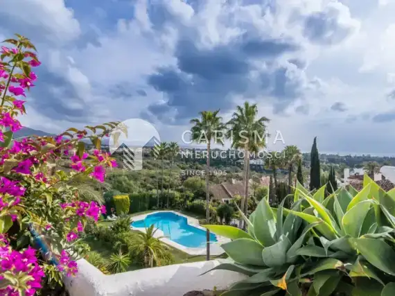 (27) Odremontowany duplex z widokiem na morze w Marbella