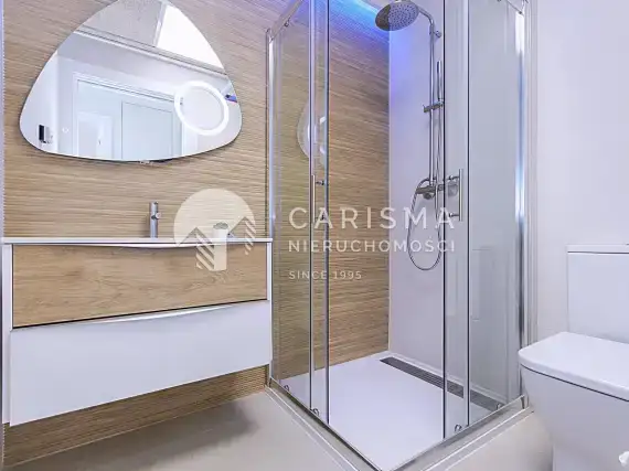 (8) Nowe i gotowe apartamenty przy Laguna Salada de Torrevieja.