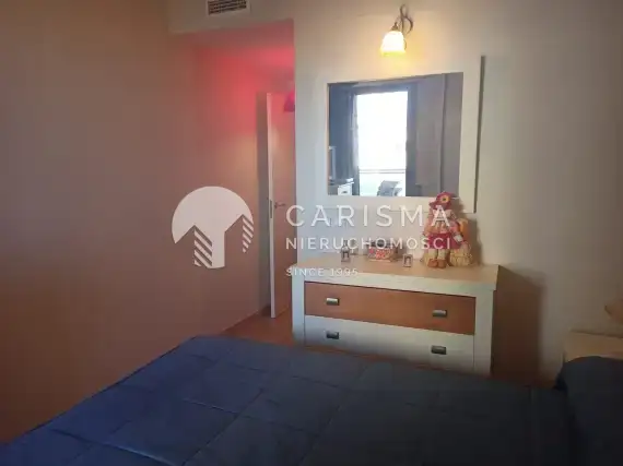 (12) Apartament z basenem niedaleko plaży oraz innych dogodności