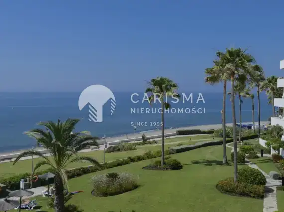 (77) Luksusowy i obszerny apartament w pierwszej linii brzegowej, Estepona, Costa del Sol