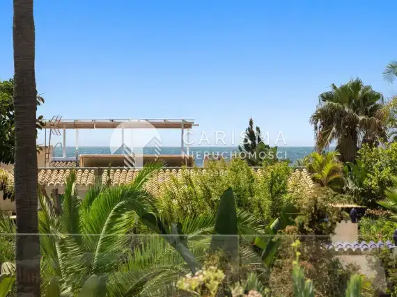 (4) Luksusowe wille, 12 sypialni, 50 m od plaży w Marbelli, Costa del Sol