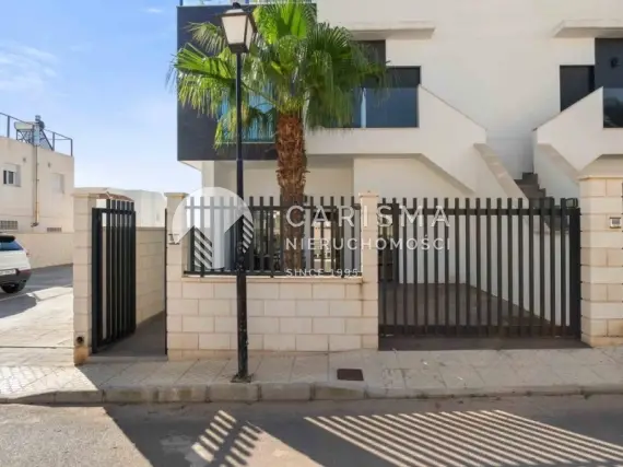 (4) Mieszkanie na parterze w Villamartin, Costa Blanca
