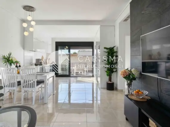 (11) Mieszkanie na parterze w Villamartin, Costa Blanca