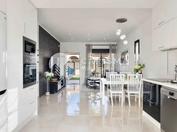(14) Mieszkanie na parterze w Villamartin, Costa Blanca