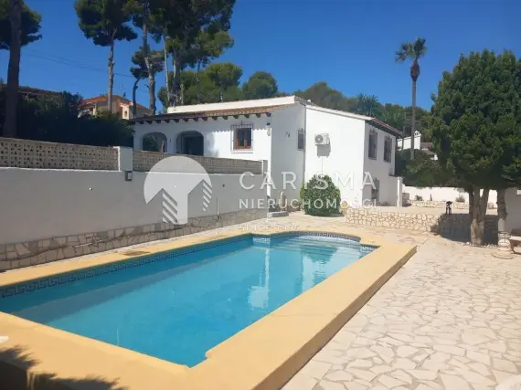 Odnowiona willa w tradycyjnym stylu, doskonała lokalizacja, Moraira 1