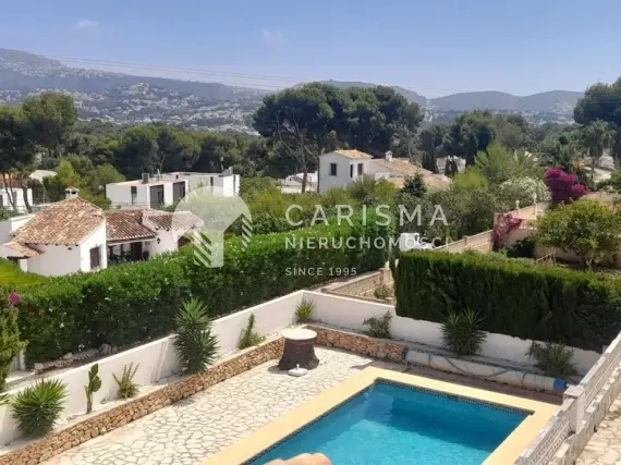 (5) Odnowiona willa w tradycyjnym stylu, doskonała lokalizacja, Moraira