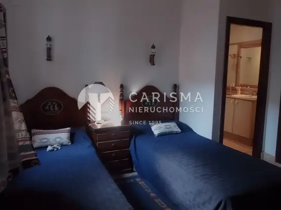 (24) Tradycyjna hiszpańska willa w pierwszej linii brzegowej, tuż przy plaży w Moraira, Costa Blanca