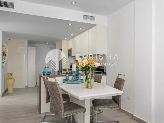 (12) Nowoczesny apartament w Villamartin, Alicante
