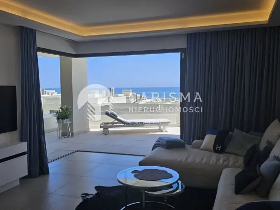 (18) Luksusowy apartament przy plaży gotowy do zamieszkania, Estepona