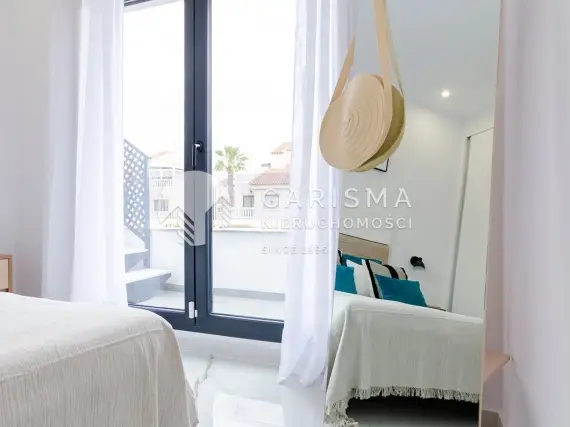(43) Nowoczesny, ostatni w osiedlu dom na sprzedaż w Torrevieja, Costa Blanca