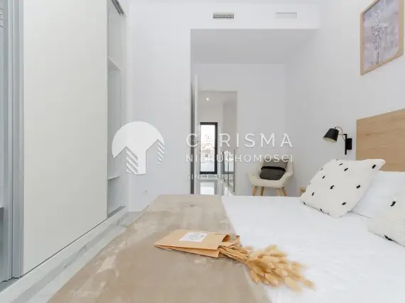 (54) Nowoczesny, ostatni w osiedlu dom na sprzedaż w Torrevieja, Costa Blanca