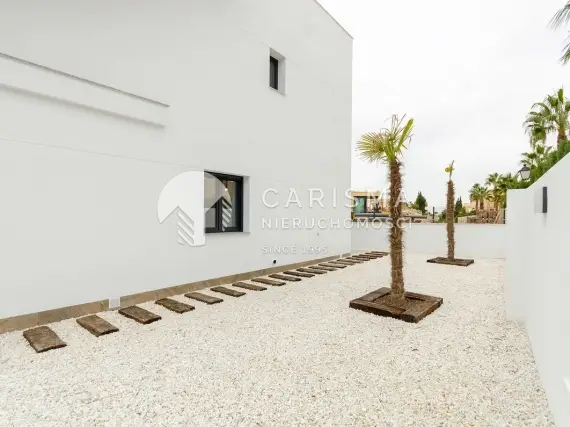 (104) Nowoczesny, ostatni w osiedlu dom na sprzedaż w Torrevieja, Costa Blanca
