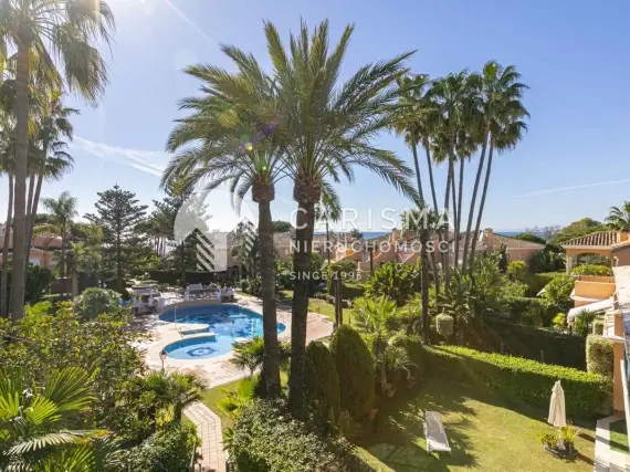 Dwupoziomowy penthouse w pierwszej linii brzegowej Estepona 1