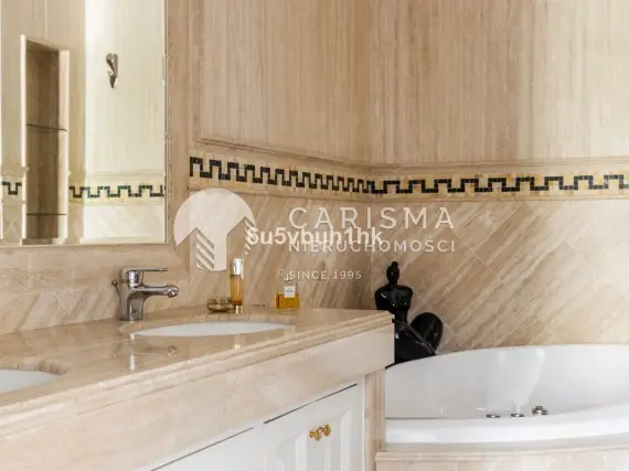 (20) Elegancki parterowy apartament blisko pól golfowych