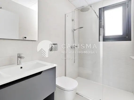 (32) Nowa faza kompleksu! Apartamenty w Torrevieja 250 m od morza