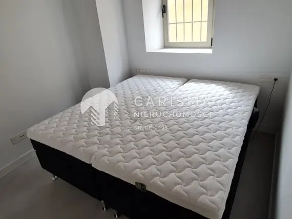 (13) Odnowiony dwupoziomowy penthouse w centrum Malagi