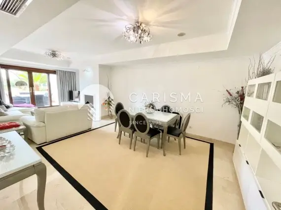 (9) Apartament w uroczo położonym luksusowym kompleksie