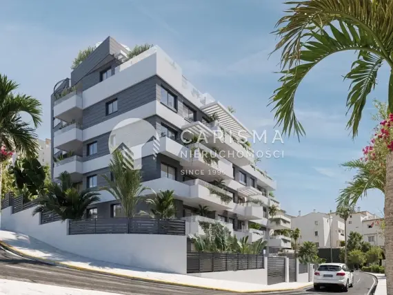 Ostatni apartament na sprzedaż tylko 400 m od plaży i portu w Esteponie na Costa del Sol 2