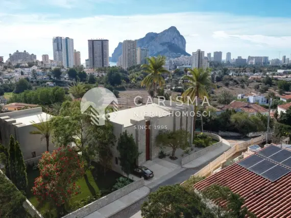 Willa w trakcie budowy z widokiem na góry w Calpe 2