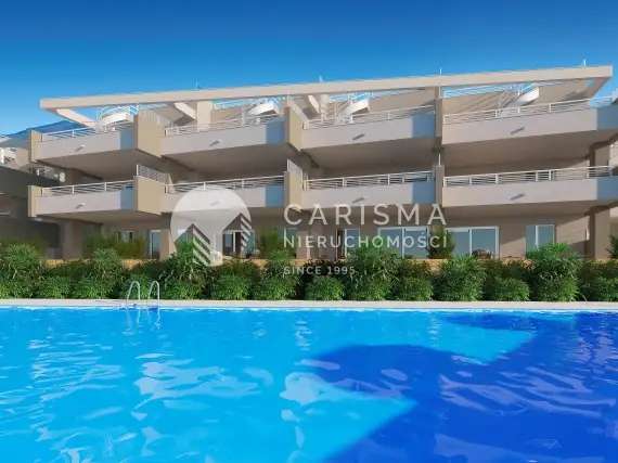 (27) Kolejna faza budowy nowoczesnych apartamentów przy polach golfowych, Estepona