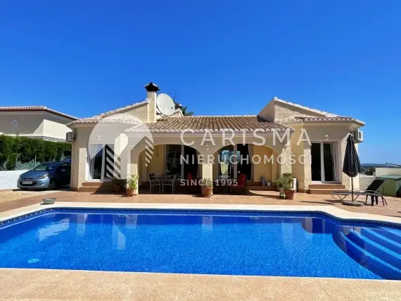 Śródziemnomorska, parterowa willa w Moraira 1