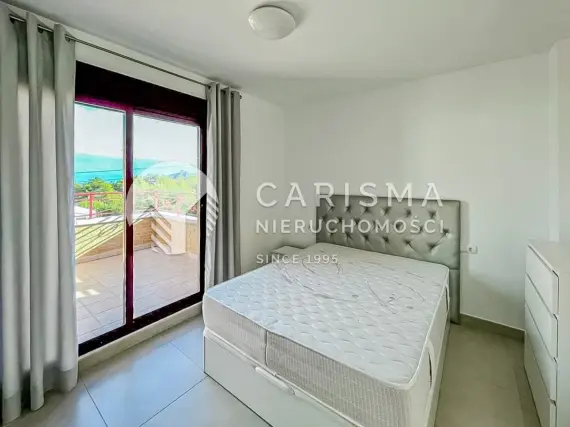 (10) Nowoczesna willa z 4-ma sypialniami w La Nucia, Costa Blanca
