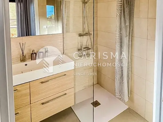 (14) Nowoczesna willa z 4-ma sypialniami w La Nucia, Costa Blanca