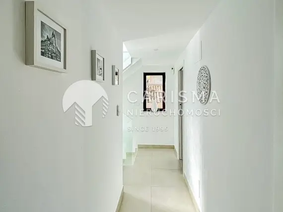 (16) Nowoczesna willa z 4-ma sypialniami w La Nucia, Costa Blanca