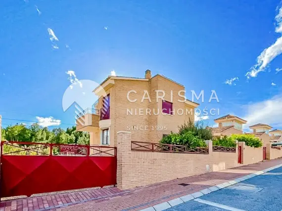 (27) Nowoczesna willa z 4-ma sypialniami w La Nucia, Costa Blanca