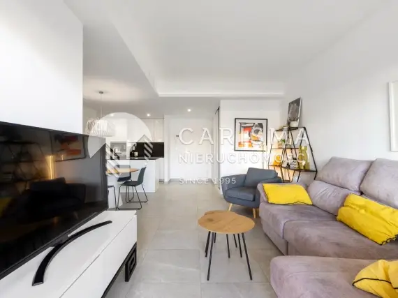 (7) Nowoczesny apartament położony w prestiżowym osiedlu Jardines de Montesolana w Orihuela Costa.