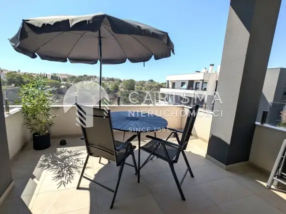Nowoczesny apartament narożny na najwyższym piętrze – Los Altos 2