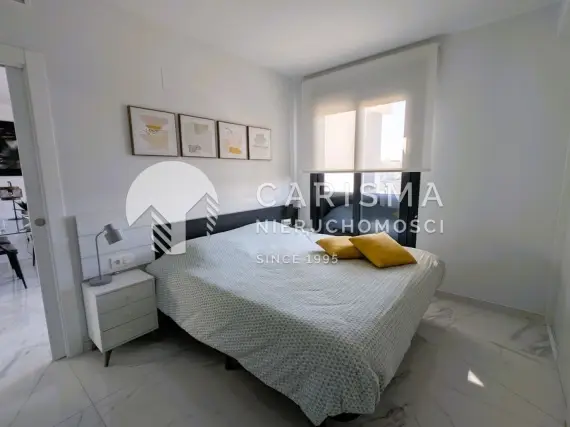 (16) Nowoczesny apartament narożny na najwyższym piętrze – Los Altos