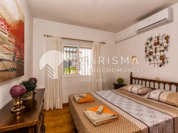 (18) Funkcjonalny parterowy dom w spokojnej i centralnej lokalizacji w Moraira
