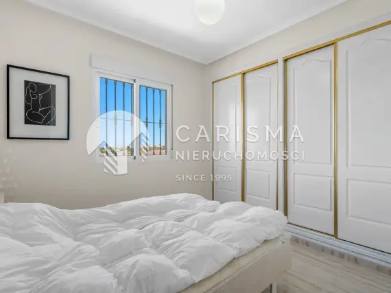 (12) Zadbany apartament z dużym solarium i prywatnym parkingiem, Villamartín