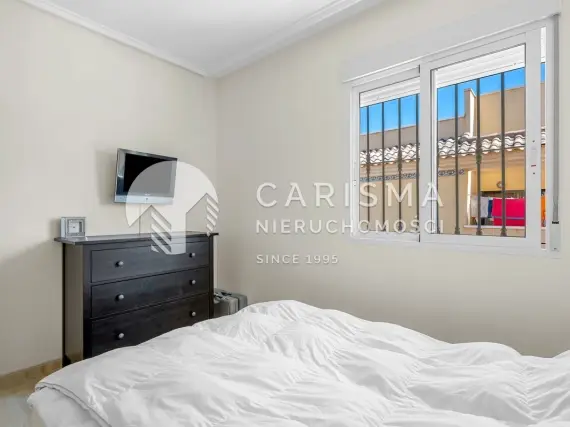 (16) Zadbany apartament z dużym solarium i prywatnym parkingiem, Villamartín