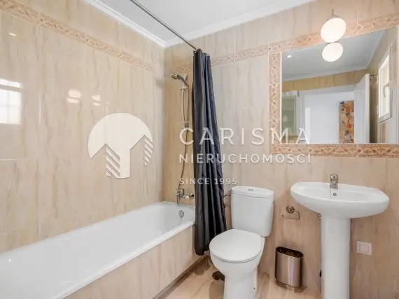 (20) Zadbany apartament z dużym solarium i prywatnym parkingiem, Villamartín