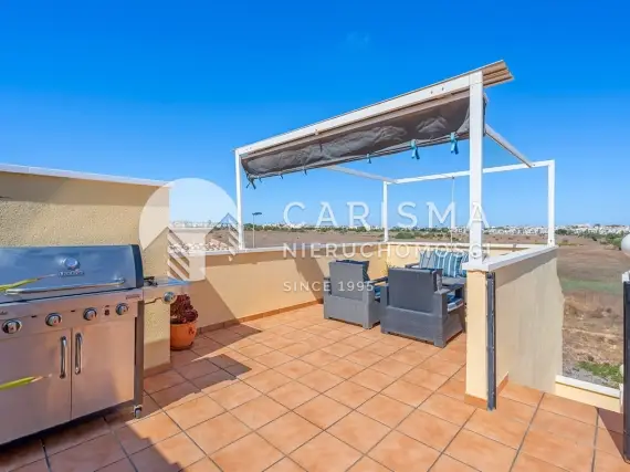 (26) Zadbany apartament z dużym solarium i prywatnym parkingiem, Villamartín