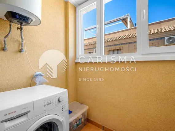 (29) Zadbany apartament z dużym solarium i prywatnym parkingiem, Villamartín