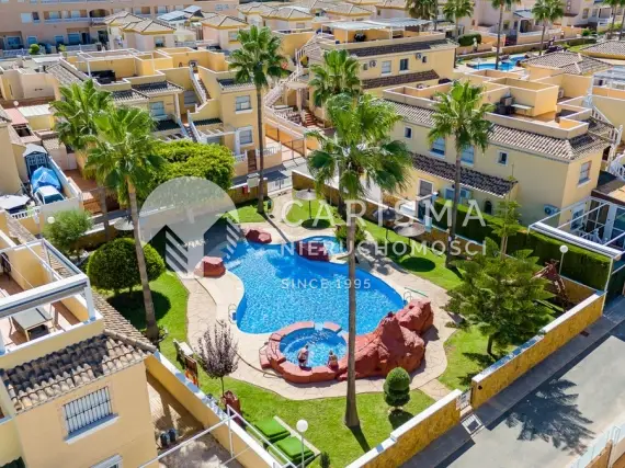 (40) Zadbany apartament z dużym solarium i prywatnym parkingiem, Villamartín