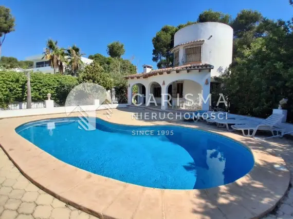 (11) Tradycyjna willa na sprzedaż w prestiżowej lokalizacji – spacerem do centrum Moraira