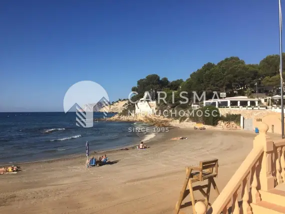 (33) Tradycyjna willa na sprzedaż w prestiżowej lokalizacji – spacerem do centrum Moraira