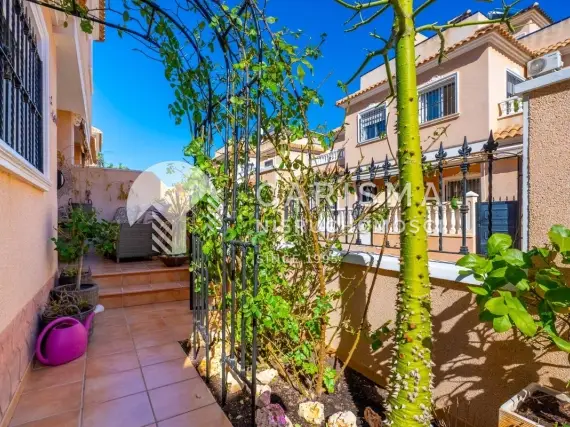 (30) Dom w zabudowie szeregowej w bardzo dobrej lokalizacji, La Regia, Orihuela Costa