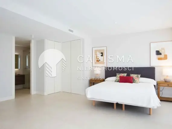 (14) Luksusowy apartament przy plaży Estepona, taras, spa, basen, widok na morze, parking